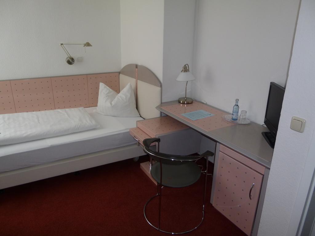 Hotel Adler Greifswald Room photo